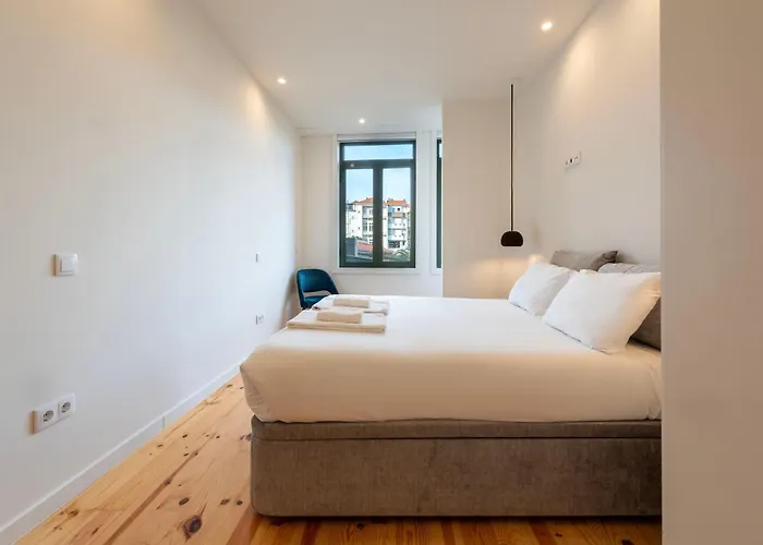 Chic Porto Hideaway: Pool & Garden
